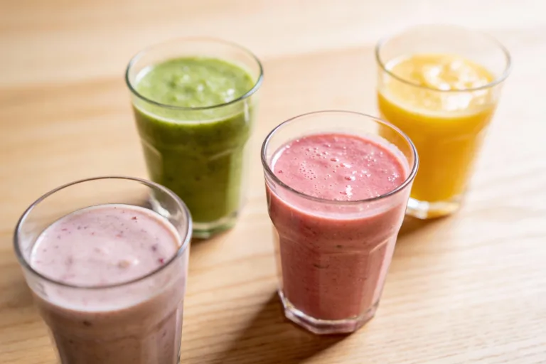 Minimal-Ingredient Smoothies You Can Make Anytime | 3–5 Ingredient Recipes