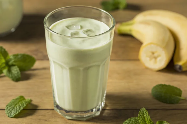 A Calm Evening Smoothie That Doesn’t Feel Like Dessert