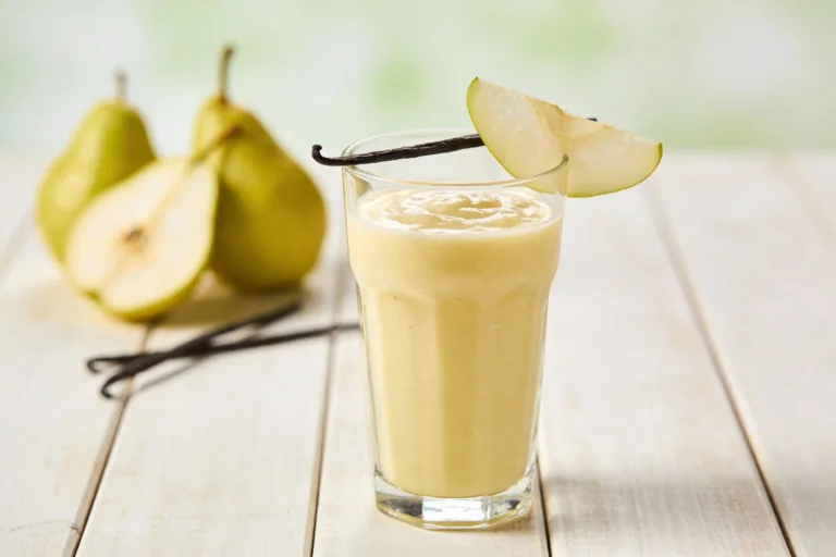 Pear Vanilla Smoothie That Feels Like a Soft Reset
