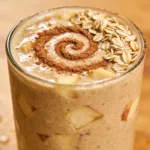 Apple Pie Smoothie With Cinnamon and Oats