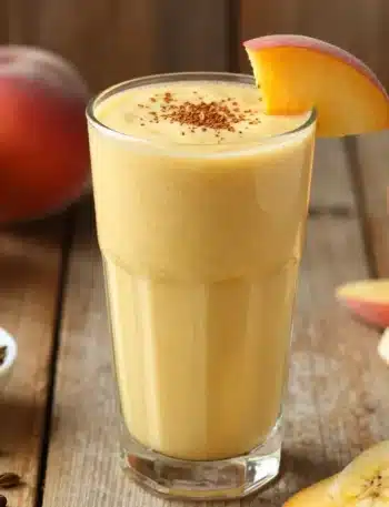 Peach Cardamom Smoothie That Tastes Like a Cozy Dessert—Try It!