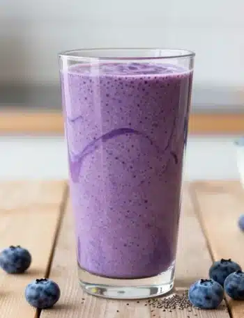Crave-Worthy Blueberry Chia Smoothie That Stays Thick for Hours