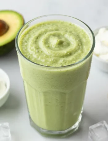 Creamy Dream: Avocado Smoothie Recipe with Greek Yogurt + Honey (Ultra Creamy, Easy)